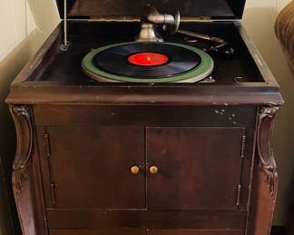 Old Victrola