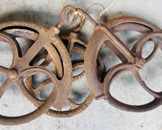 Large Selection of Pulleys in Differnt Sizes