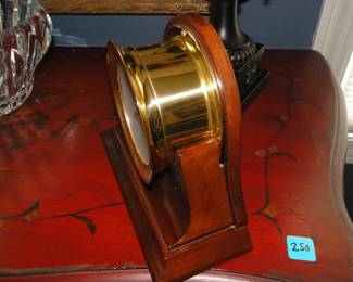 Mantle clock, side profile (just hang on)