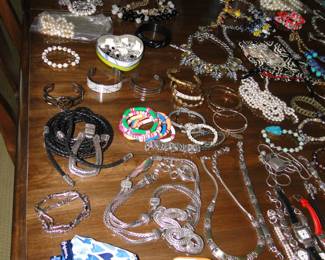 Lots and lots and lots of great jewelry pieces