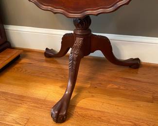 Chippendale Style Mahogany Pie Crust Tilt Top Table