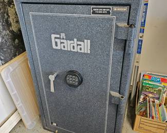 Gardall standing safe with electronic keypad to k lol