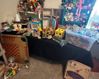 Toys; Dolls; Beanie Babies; Doll Cases