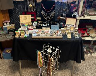 Jewelry, Watches, Pocket Knives