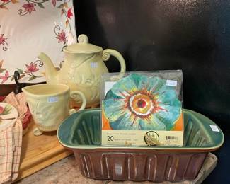 TG Green Casserole Dish, Roscher Tea Pot