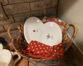 Basket, bumblebee and lady bug plate