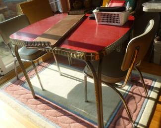 Mid-Century Table w/leaf & 2 chairs
