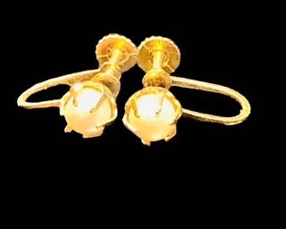 14K gold Pearl earrings 
