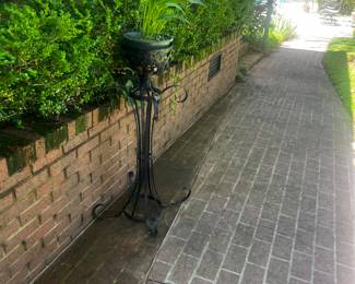 Flowerpot within flower stand