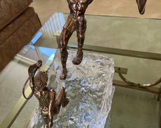 David v Goliath Sculpture