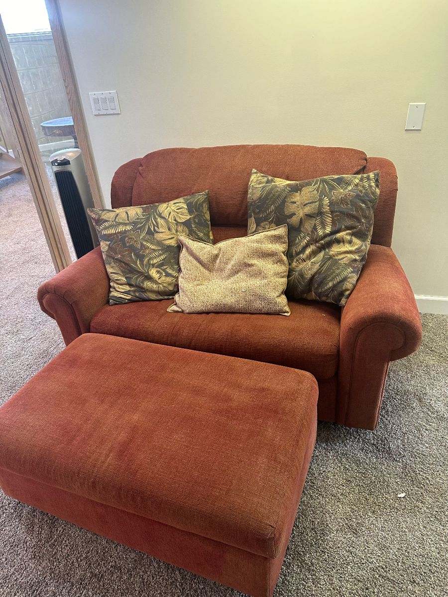 UNIQUE WONDERS! Donations, Donations! Couches,... starts on 6/5/2024