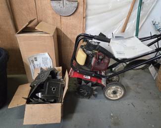 Honda Mini Tiller FG100 with additional parts and Dethatcher
