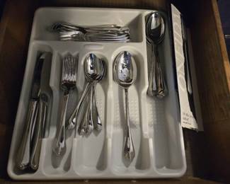 Oneida Silverware Drawer Heirloom Stainless