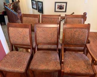 6 dining room chairs by Bassett (2 Arm Chairs/4 side Chairs)