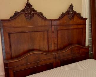 Beautiful Full Size Bed $500