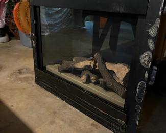 Gas fireplace insert