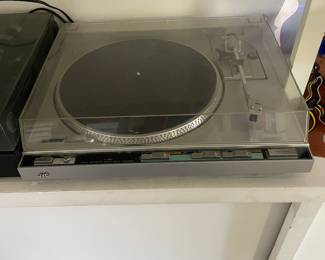 JVC L-F210 Record Player / Turntable