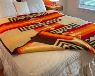 Ibena Relax Dolan Southwest Native American Blanket