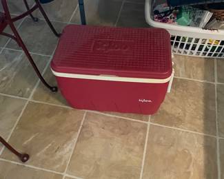 Vintage Igloo Legend Red Cooler Ice Chest Fisherman Ruler USA
