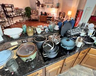 Lots of high-end cooking ware… Le Cruette, Calphalon etc.!
