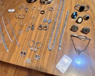 Lots of nice sterling silver pieces