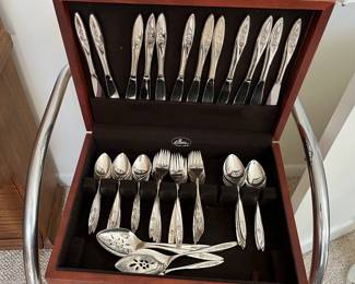 1 of four flatware sets