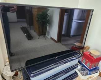 40" LG