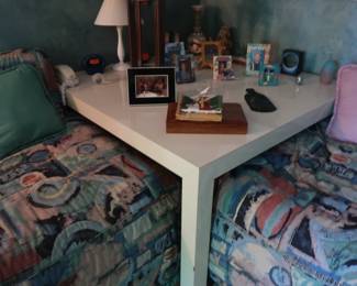 50                table  with  the  twin  beds ------------  The  table  is  48"   No  other  items that  are  shown  in  the  photos