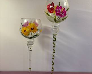 Nice selection of decorative pieces 