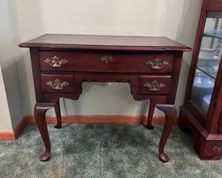 Queen Anne Style Foyer Table
