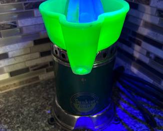 Sunkist JuicIt Jadeite Green Uranium Glow