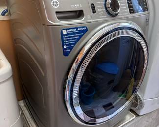 GE UltraFresh Washing Machine (NEARLY BRAND NEW!)