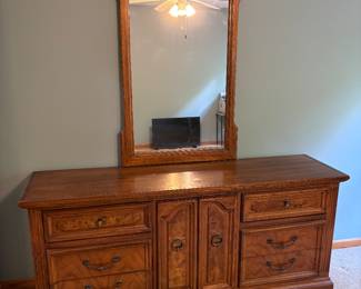 Dresser w/ Mirror
