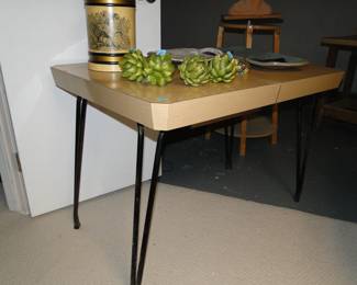 Ultra cool Mid Century modern table with hairpin legs