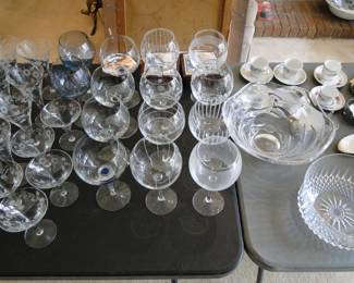 Yes, it is true a matching set, can be different patterns, all of remarkable crystal, and cut and etched perfectly.