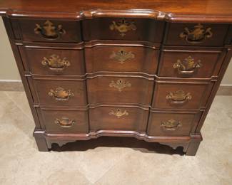 Colonial 4 Drawer Dresser 