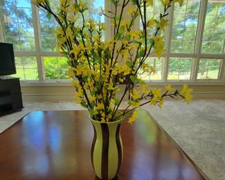 B Eigen Pottery Vase 