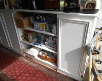 2 Cabinet shelves