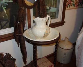 Wash Stand w/Bowl & Pitcher