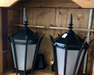 Huge statement piece light fixtures that can be mounted for streetlight pole style lights