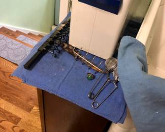 Ultrasonic jewelry cleaner with chemicals