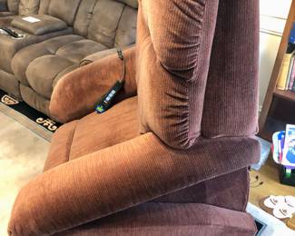 La-Z-Boy lift chair/recliner with heat and massage. 