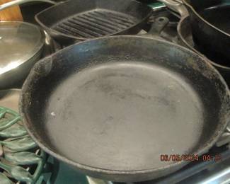 This is probably a Griswold (but not sure)