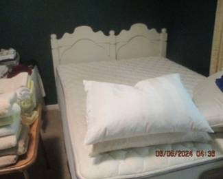 Queen Bed set with Beauty Rest mattress