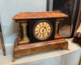 Mantle clock