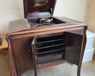 VICTROLA by VictorTalking Machine Co. Camden, NJ