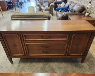 Bassett Buffet/Server