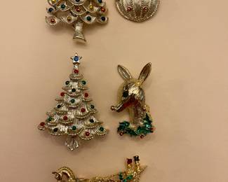 Vintage Gerry's Christmas brooches.