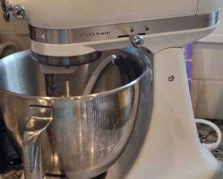 Kitchen Aid stand mixer