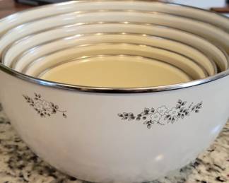 Enamel mixing bowls